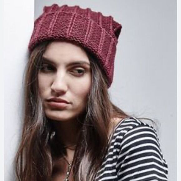 Gypsy Warrior Accessories - Gypsy warrior, slouchy beanie, burgundy